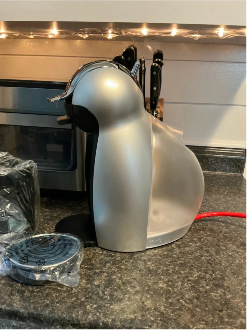 Brand NEW NESCAFÉ Dolce Gusto Coffee Machine, Genio 2 Silver